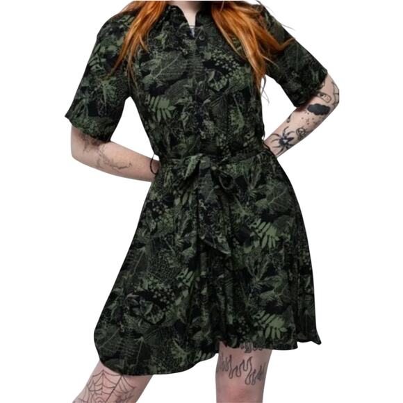 Disturbia Dresses & Skirts - Disturbia Daphne Shirt Dress Leaf Print Button Tie Waist Green Black 4 NWT